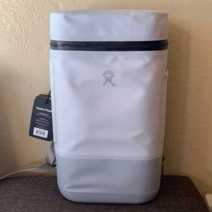 Hydro Flask Unbound 15L, soft cooler backpack in Mist